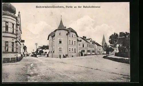 AK Schwabmünchen, Bahnhofstrasse mit Kirche
