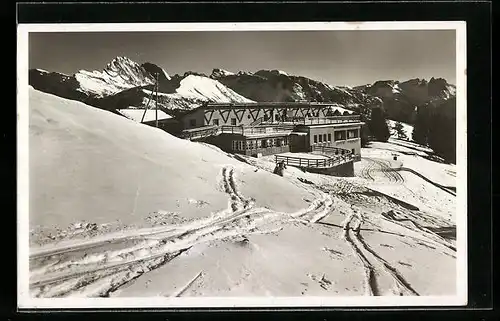 AK Ortisei, Stazione Montana della Funivia Ortisei, Alpe du siusi verso le Odle