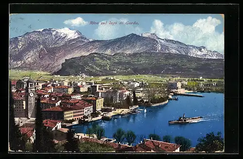 AK Riva sul lago di Garda, Ortsansicht mit Bergen und Dampfer