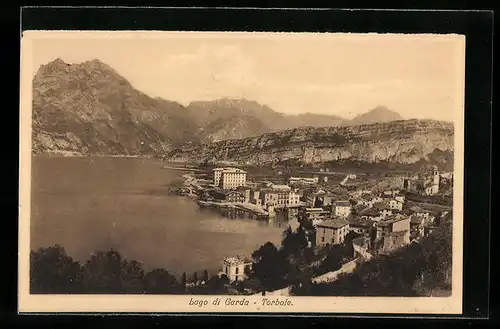 AK Torbole /Lago di Garda, Ortsansicht mit Bergen