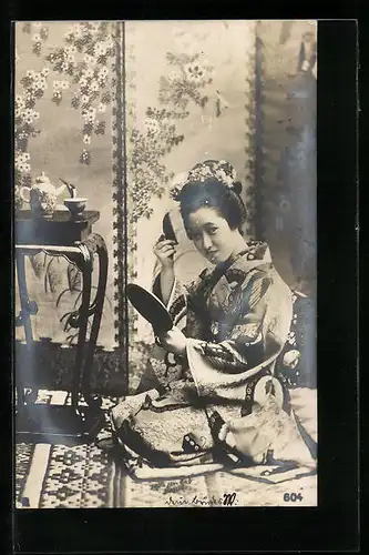 AK Geisha im Kimono mit Spiegel