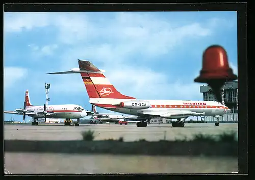 AK Interflug, Turbinenluftstrahlverkehrsflugzeug TU 134 am Flughafen