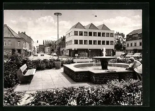 AK Erftstadt-Lechenich, Strassenpartie mit Brunnen
