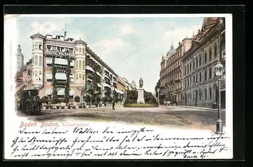 AK Baden-Baden, Leopoldsplatz, Denkmal, Hotel Victoria