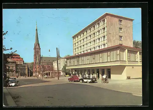 AK Karl-Marx-Stadt, Gebäude auf dem Theaterplatz und Kirche