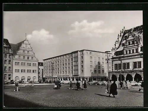 AK Dresden, Marktplatz mit Neubau und Rathaus