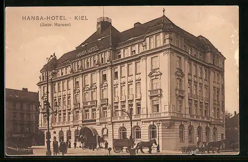 AK Kiel, Hansa-Hotel mit Gästen und Kutschen