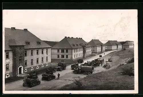 AK Baumholder, Kaserne mit Militärfahrzeugen