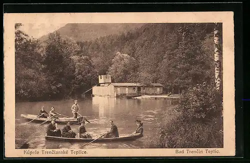 AK Bad Trencin Teplic, Uferpartie mit Booten