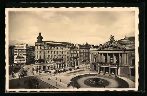 AK Brünn, Theater-Platz mit Strassenbahnen
