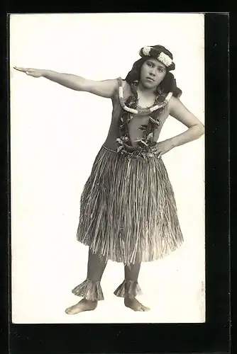 AK Südamerika, Tänzerin im Bastrock