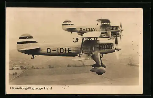 AK Heinkel-Jagdflugzeuge He 51 in Formation