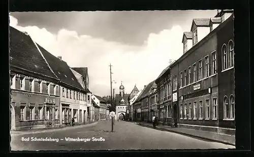 AK Bad Schmiedeberg, Wittenberger Strasse mit Blick zum Tor