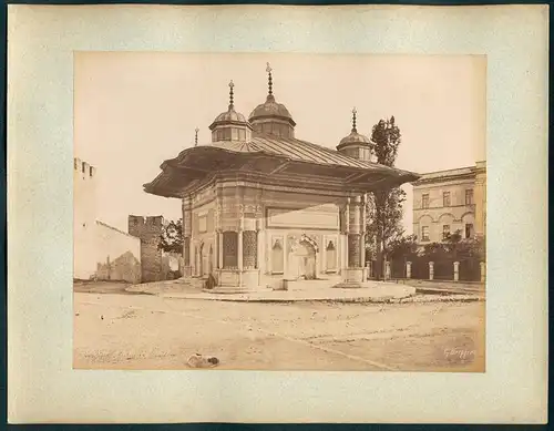 Fotografie Guillaume Berggren, Ansicht Istanbul, Fontaine d`Achmed, Sultan Ahmet III. Brunnen Fatih Sultanahmet Çesmesi