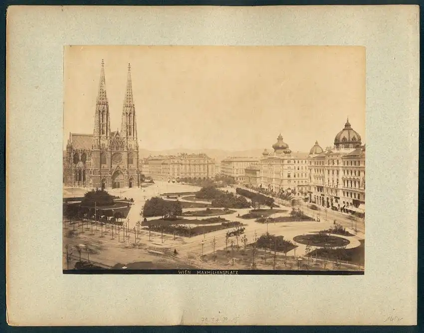 Fotografie A. Wimmer, Ansicht Wien, Blick auf den Schottenring mit Pferdebahn und Glasfarbik Josef Inwald, Wohnhäuser 1
