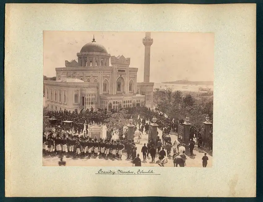 Fotografie unbekannter Fotograf, Ansicht Istanbul-Besiktas, Empfang des Kaiser Wilhelm II in der Hamidiye-Moschee 0