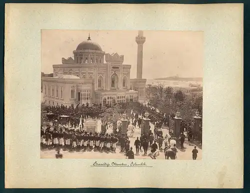 Fotografie unbekannter Fotograf, Ansicht Istanbul-Besiktas, Empfang des Kaiser Wilhelm II in der Hamidiye-Moschee