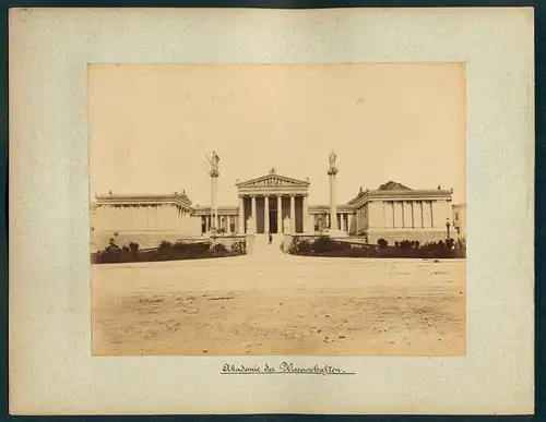 Fotografie unbekannter Fotograf, Ansicht Athen, Blick zur Akademie der Wissenschaften, Rückseite Theater des Dionysos