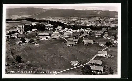 AK Höchenschwand i. bad. Schwarzwald, Totalansicht vom Flugzeug aus