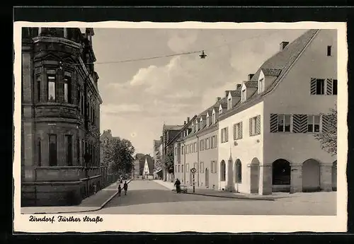 AK Zirndorf, Fürther Strasse mit Passanten