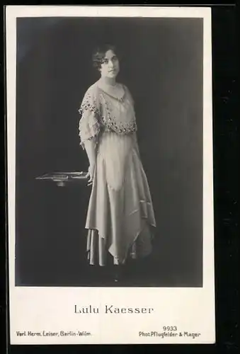 AK Opernsängerin Lulu Kaesser im weissen Kleid