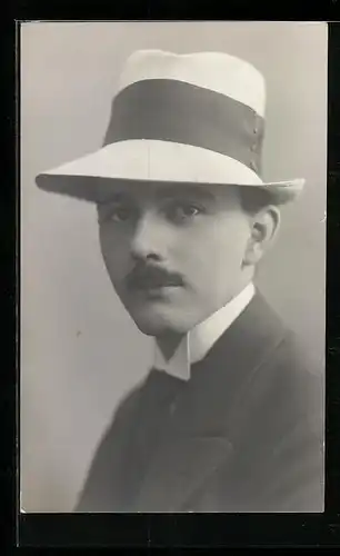 AK Opernsänger Carl Tralow mit Schnurrbart und Hut