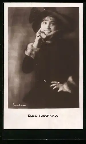 AK Opernsängerin Else Tuschkau lächelt fröhlich