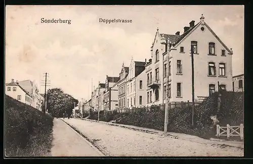 AK Sonderburg, Düppelstrasse mit Passanten