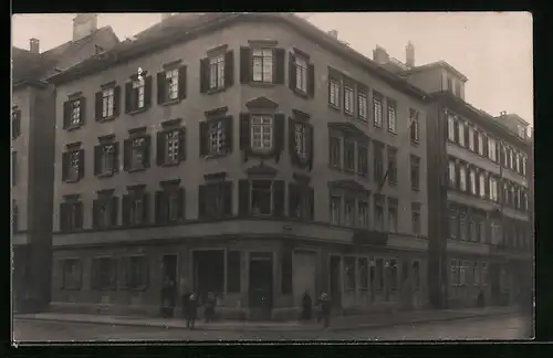 Foto-AK Unterwittighausen, Blick auf ein grosses Gebäude