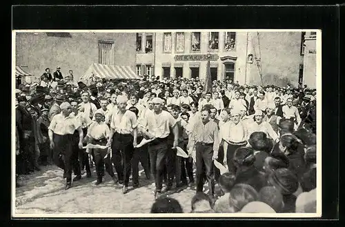 AK Echternach, Procession dansante, Groupe de danseurs echternachois