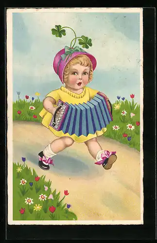 AK Kleines Mädchen mit Akkordeon, Glücksklee