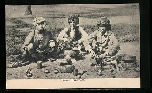 AK Drei Schlangenbeschwörer im Orient
