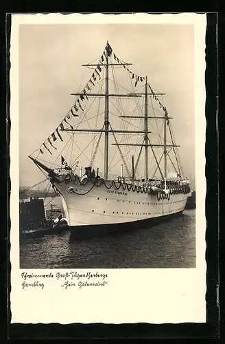 AK Hamburg, Segelschiff Hein Godenwind umfunktioniert als schwimmende Gross-Jugendherberge in Flaggengala