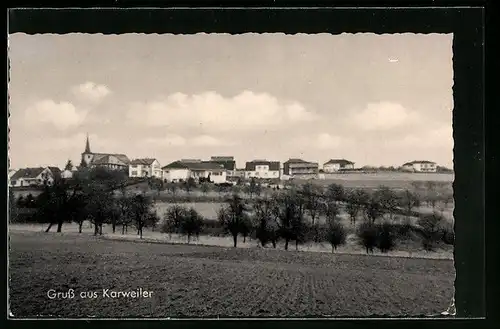 AK Karweiler, Feldlandschaft mit Wohnhäusern
