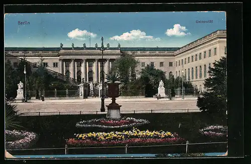 AK Berlin, Universität hinter Blumenbeet