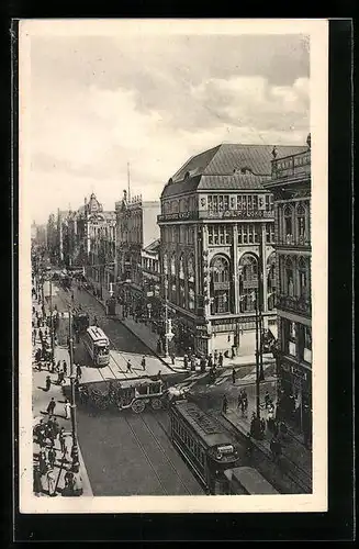 AK Berlin, Leipziger Ecke Friedrichstrasse mit Geschäften und Strassenbahnen