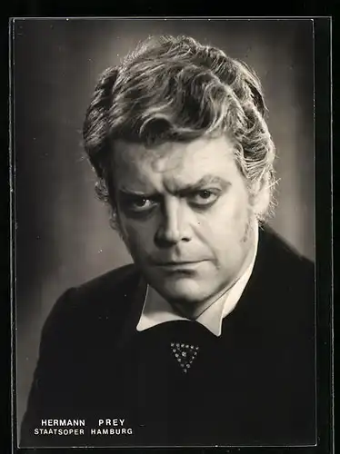 AK Opernsänger Hermann Prey mit strengem Blick