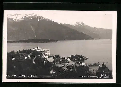 AK Balholmen i Sogn., Ortspartie mit Gewässer und Bergen