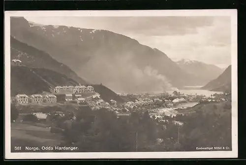 AK Odda Hardanger, Teilansicht mit Bergen