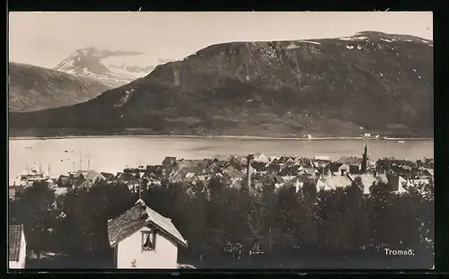 AK Tromsö, Ortsansicht mit Bergen und See