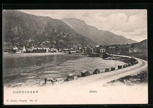 AK Odda /Hardanger, Panorama mit Häusern am See