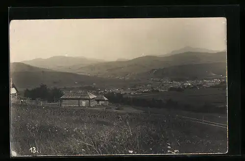 AK Jassinja, Teilansicht mit Bergen