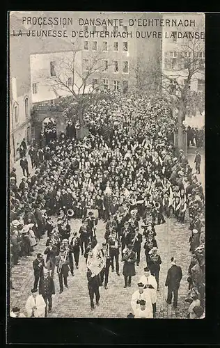 AK Echternach, Procession Dansante, La Jeunesse ouvre la Danse