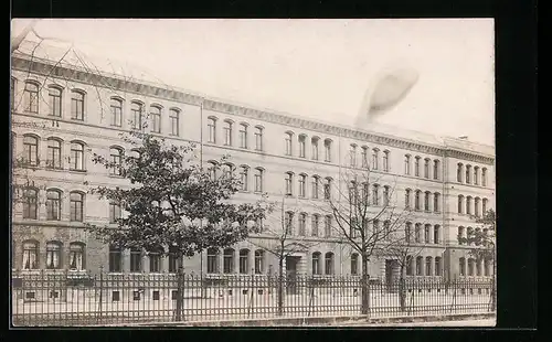 Foto-AK Erfurt, Gymnasium in der Neuwerkstrasse