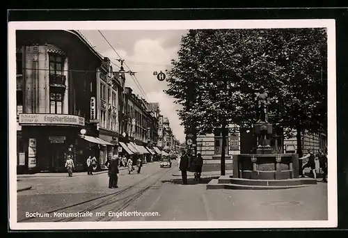 AK Bochum, Kortumstrasse mit Gasthaus Engelbertschänke und Engelbertbrunnen