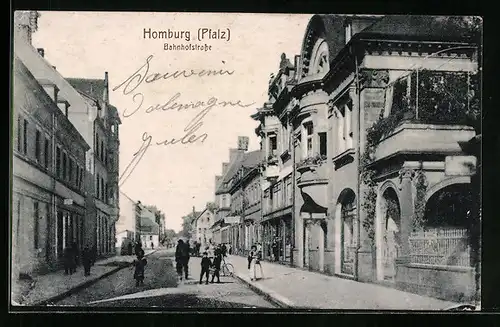 AK Homburg /Pfalz, Bahnhofstrasse mit Geschäft