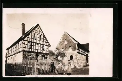 Foto-AK Bocka /Windischleuba, Ortspartie mit Bewohnern, 1910