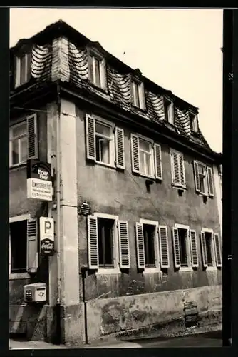 Fotografie unbekannter Fotograf, Ansicht Kleinheubach, Gasthaus Löwensteiner Hof mit Reklame Coca Cola & Briefkasten