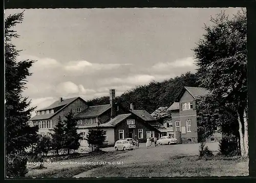 AK Hoherodskopf, Gesamtansicht Berggasthof mit Gästen