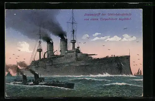 AK Linienschiff der Wittelsbachklasse von einem Torpedoboot begleitet